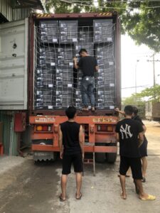 Bốc xếp hàng hóa container ở bình dương